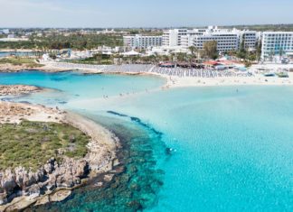 Где провести летний отпуск: 7 вариантов для вакцинированных россиян