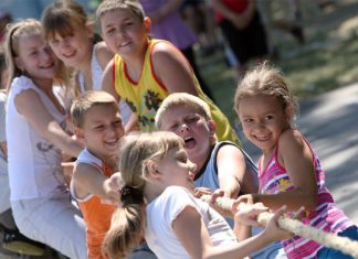 Правительство проработает механизм компенсации путевок многодетным семьям