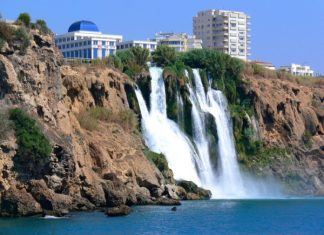 Россия стала лидером по прибытиям туристов в Анталью