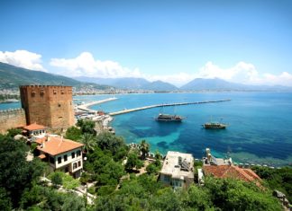 Россияне заняли второе место по турпотоку в Турцию