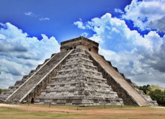 Чичен-Ица (Chichen Itza) — культурный центр майя на Юкатане (Мексика)
