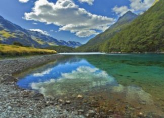 Голубое озеро (Blue Lake) — пресное озеро в Национальном парке Озер Нельсона, Новая Зеландия
