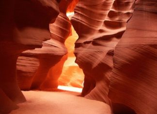 Каньон Антилопы (Antelope Canyon) Пейдж, Аризона, США