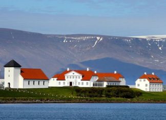 Бeссастадир (Bessastadir) — резиденция президента Исландии в Альфтанесe