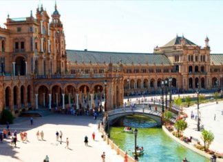 Площадь Испании (Plaza de Espana) — достопримечательность Севильи