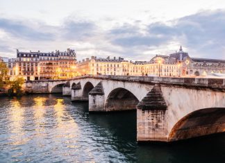 Украинцы во Франции: всё, что нужно знать о жизни в стране