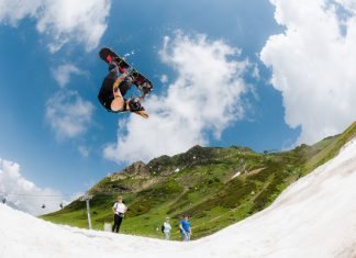 На Курорте Красная Поляна завершился сезон бонусного катания на лыжах и сноубордах