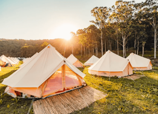 Спрос на отдых в глэмпингах и гостевых домах растет