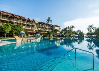 Недорогой отель на новогодние каникулы легче всего найти в Екатеринбурге и на Пхукете