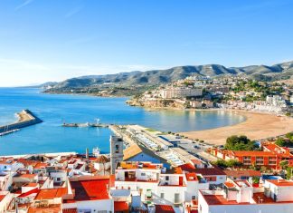 Украинцы в Испании: всё, что нужно знать о жизни в стране