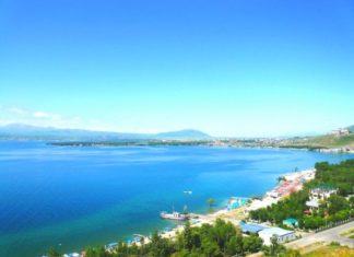 Озеро Севан — достопримечательность Армении