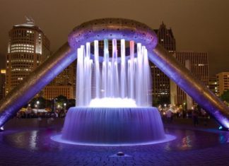 Фонтан Горация Доджа (Horace Dodge) Детройт, штат Мичиган, США