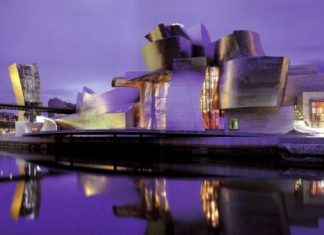 Музей Гуггенхайма в Бильбао — музей современного искусства в Бильбао, Испания