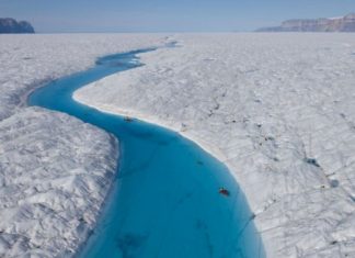 Голубая река в Гренландии (Ледник Петермана)