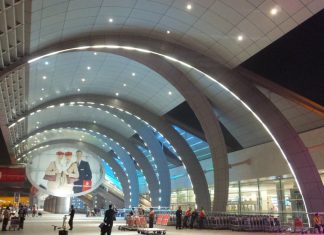 Пересадка в аэропорту Дубая: всё, что нужно знать туристу