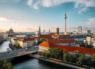 Где лучшие условия для украинцев: ТОП-7 стран для переезда в 2024