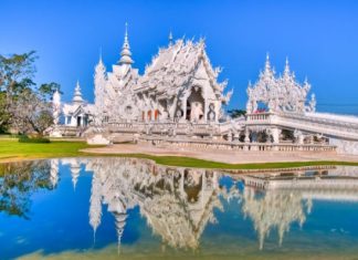 Белый храм Ват Ронг Кхун (Wat Rong Khun) в Тайланде