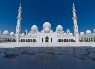 Белая Мечеть Шейха Заида Бин Султана Аль Нахьяна (Sheikh Zayed Mosque) в Абу Даби, ОАЭ