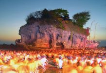 Храм Танах-Лот (Tanah Lot), Бали, Индонезия